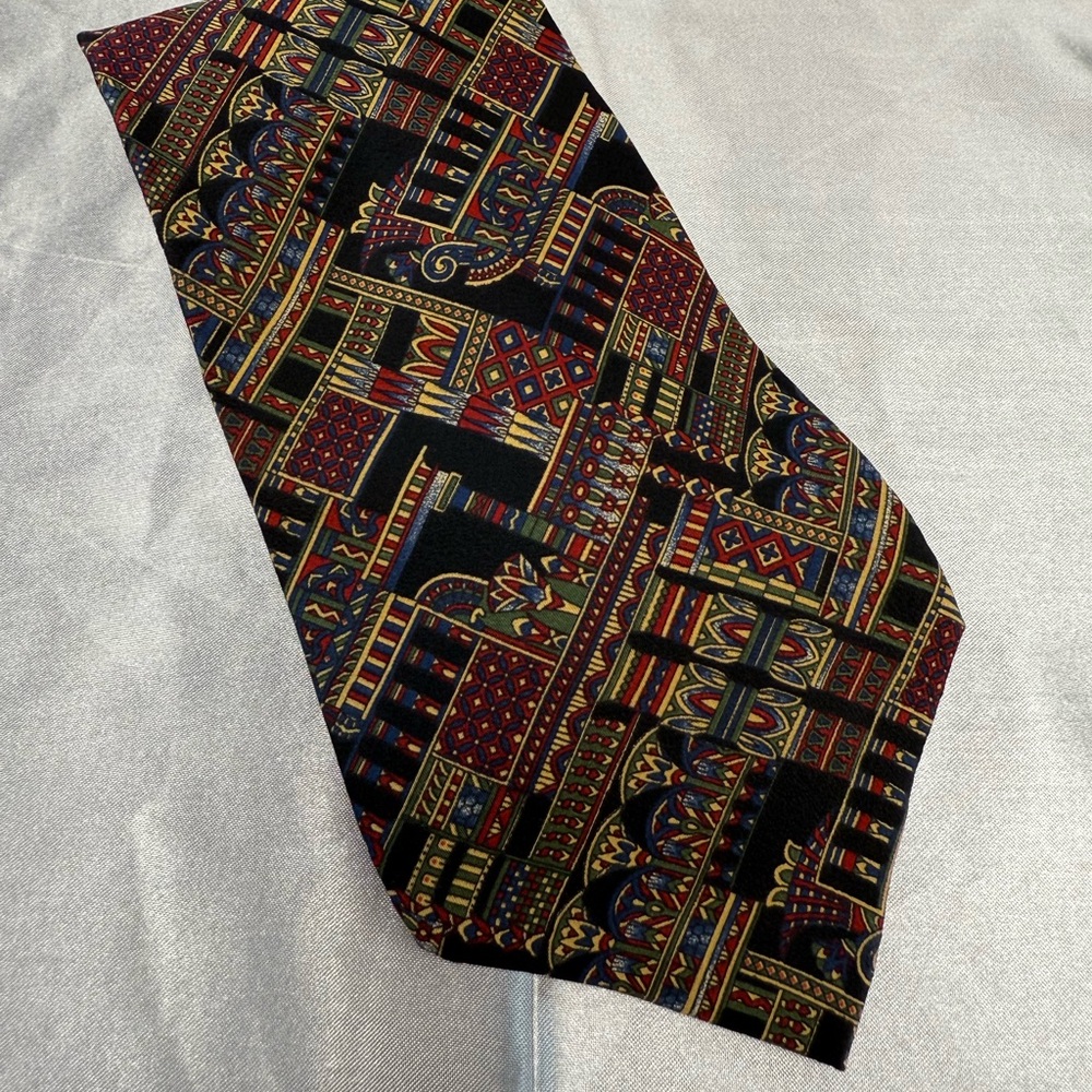 Metropolitan Museum of Art Men’s 100% Silk Necktie Abstract Geometric Vintage